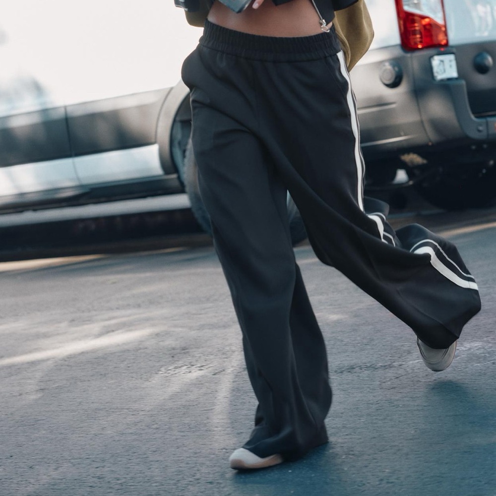 Zara track pants size medium with tags